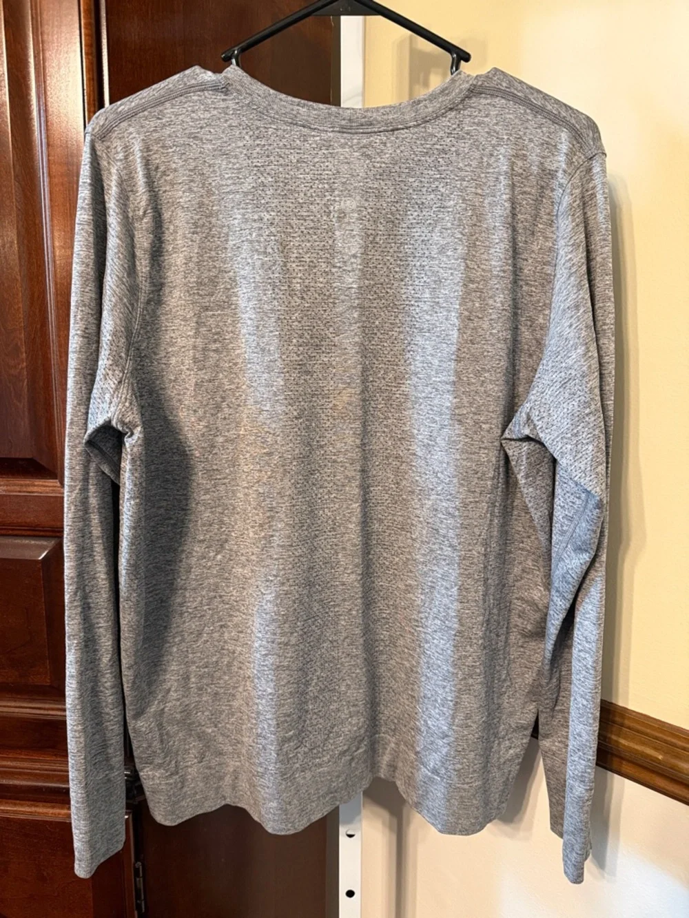 Lululemon Swiftly Tech Long Sleeve Breeze Relaxed Fit Sz 12 Slate Grey White